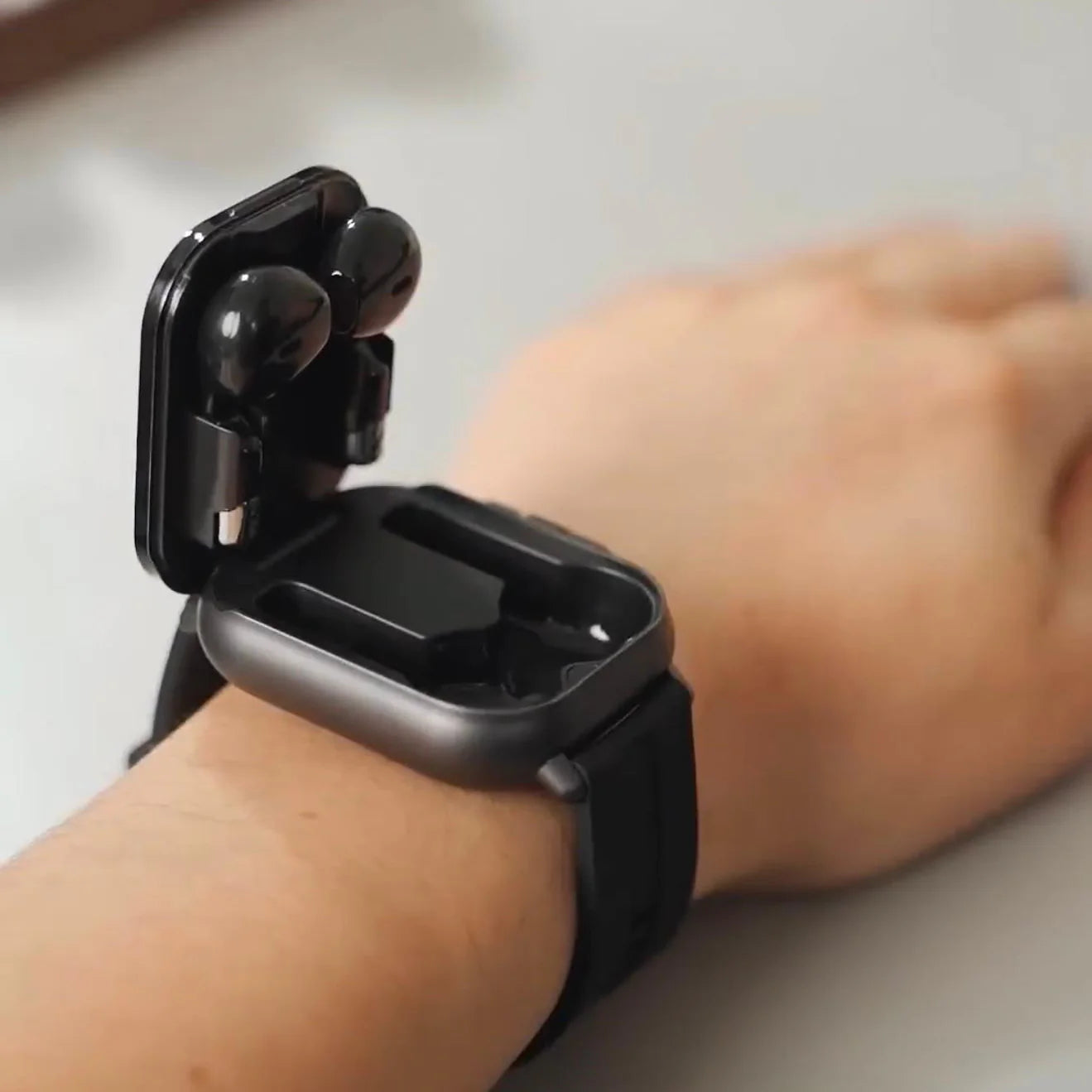 Series 11 Ultra 7-in-1 Smartwatch Set with Bluetooth Earbuds & 7 Straps